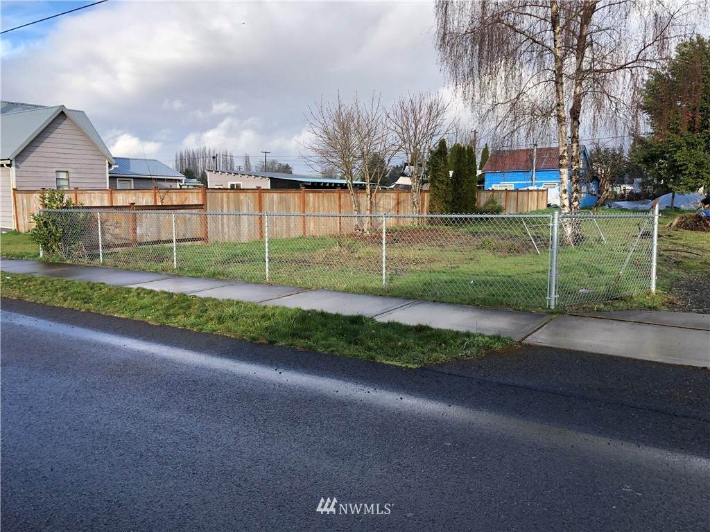 312 2nd Street - Photo 1