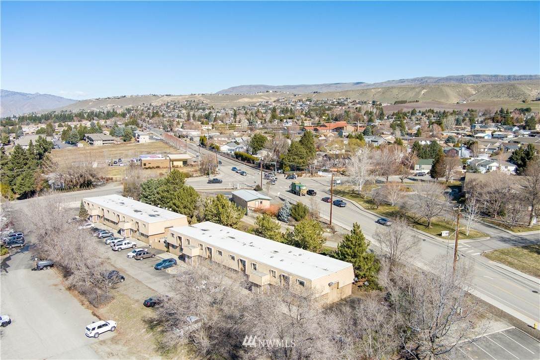 490 9th Street - Photo 1