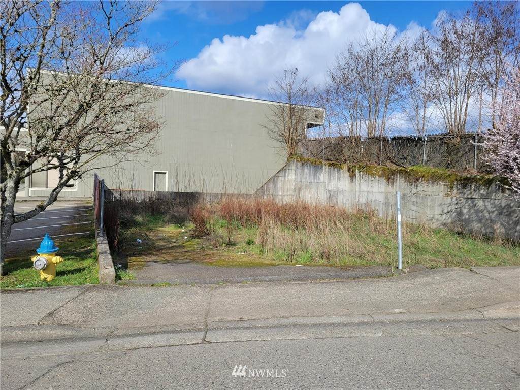 1036 Sheridan - Photo 1