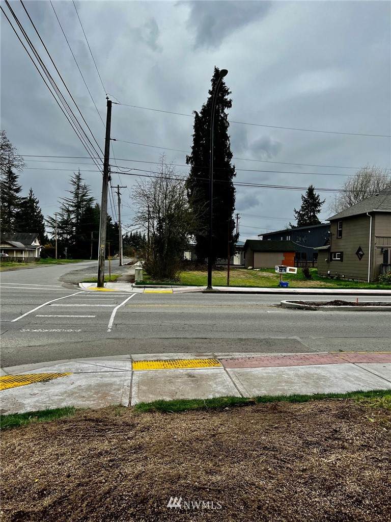1202 Mellen Street - Photo 1