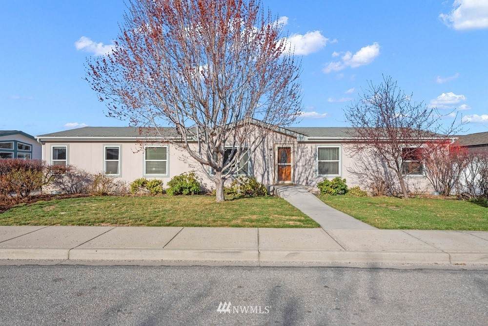 516 Newport Plaza - Photo 1
