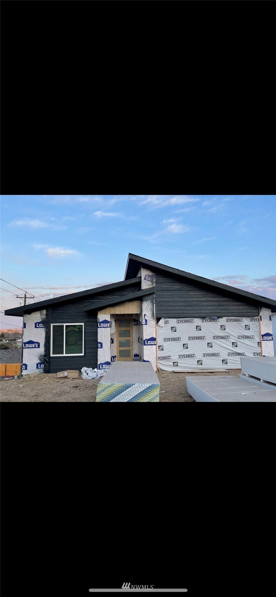 134 Hemlock Street - Photo 1