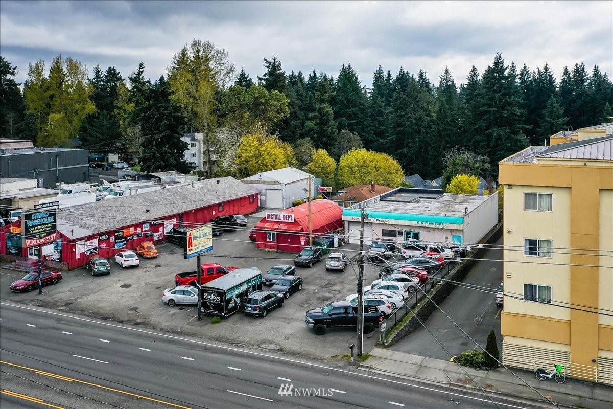 13720 Aurora Avenue - Photo 1