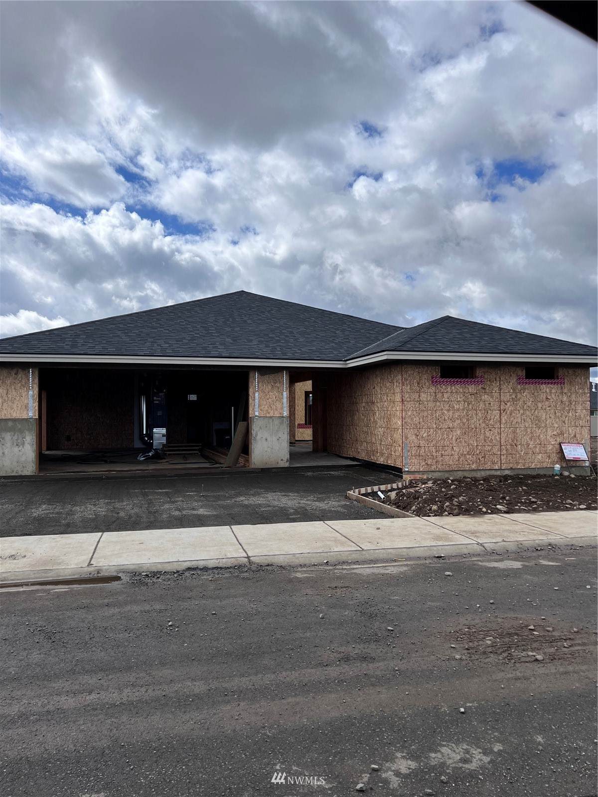 214 Chinook Road - Photo 1