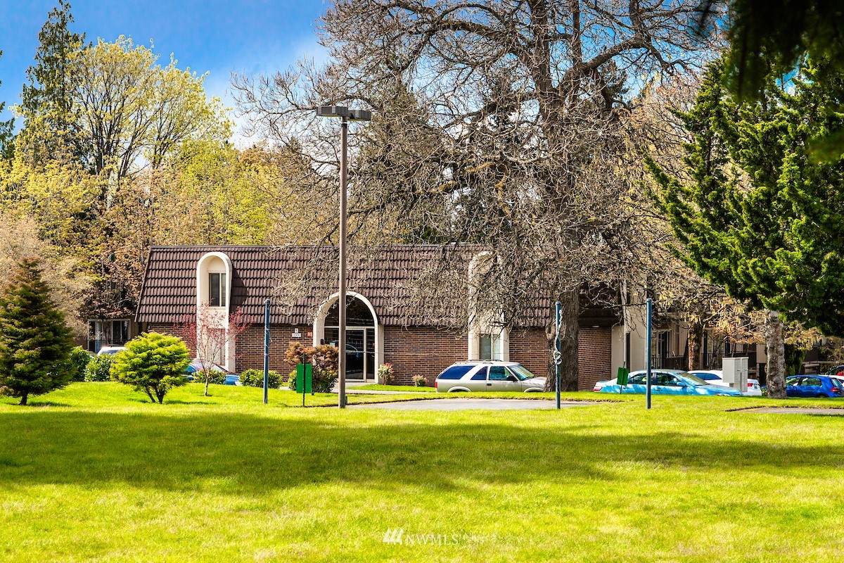 11006 68th Street - Photo 1