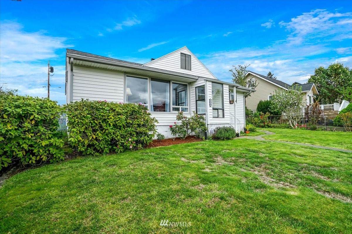 2120 21st Street - Photo 1