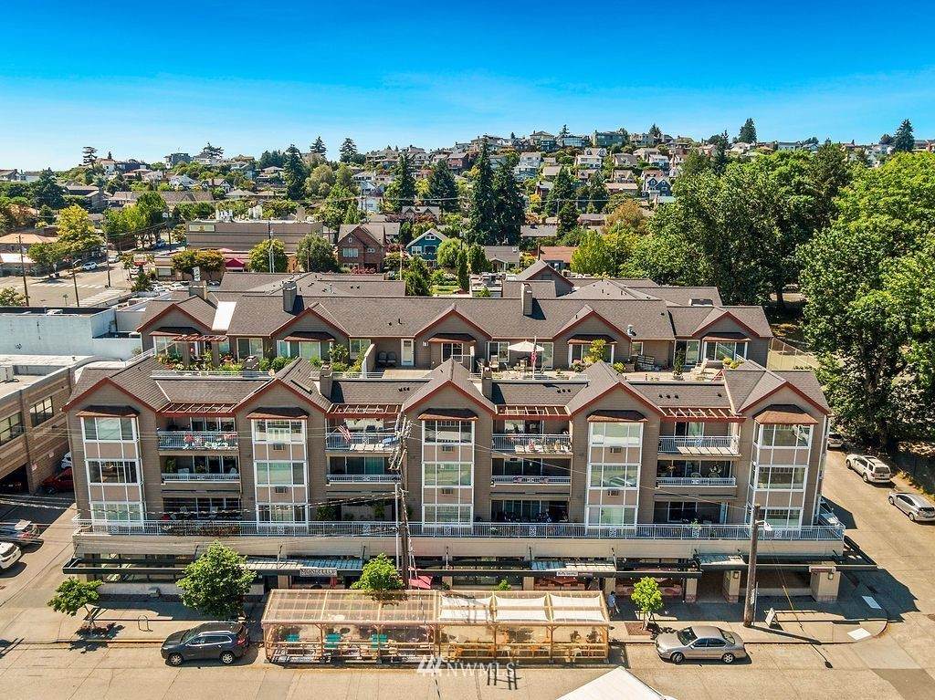 2425 33rd Avenue - Photo 1