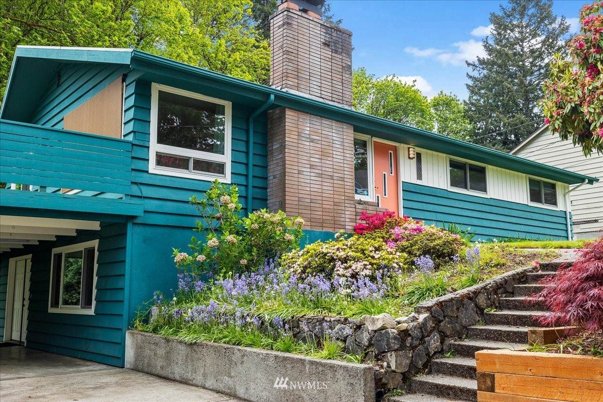 3689 Burwell Street - Photo 1