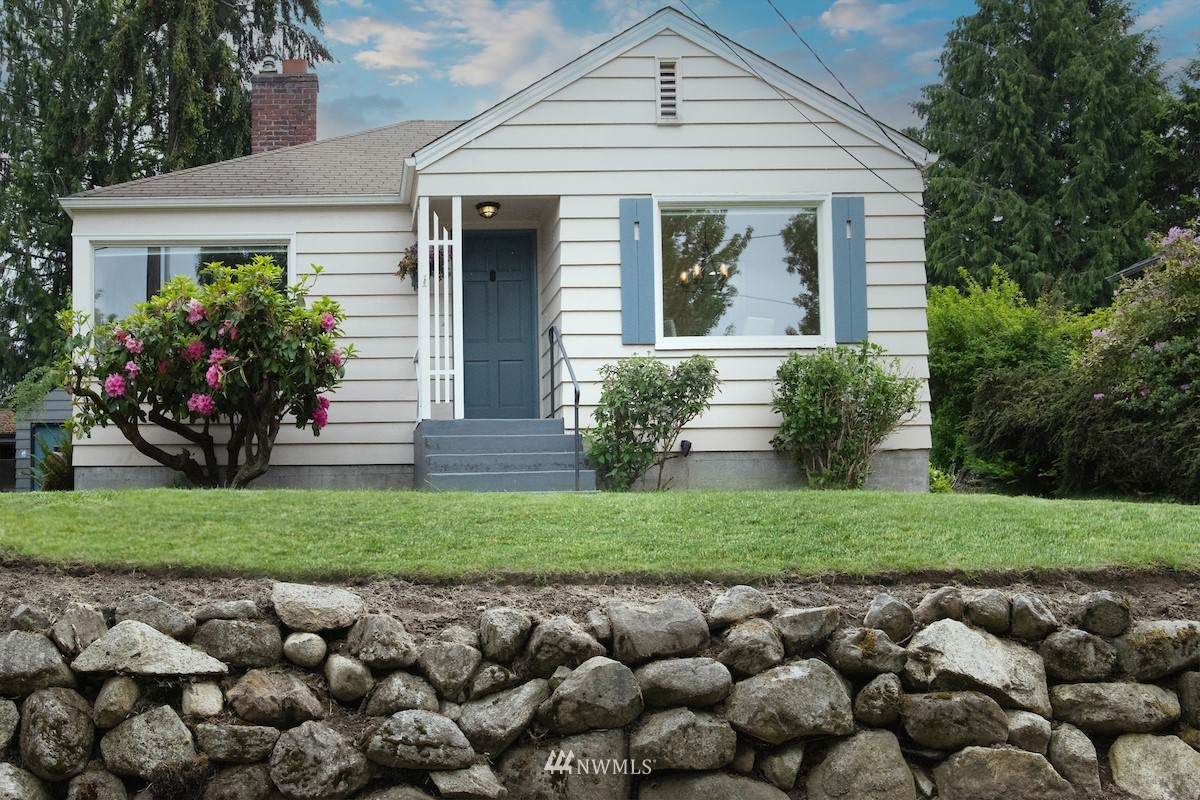 3213 100th Street - Photo 1
