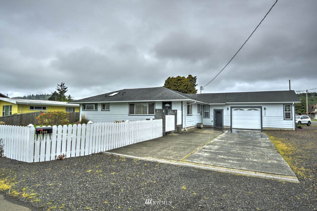 2200 Bay Avenue - Photo 1