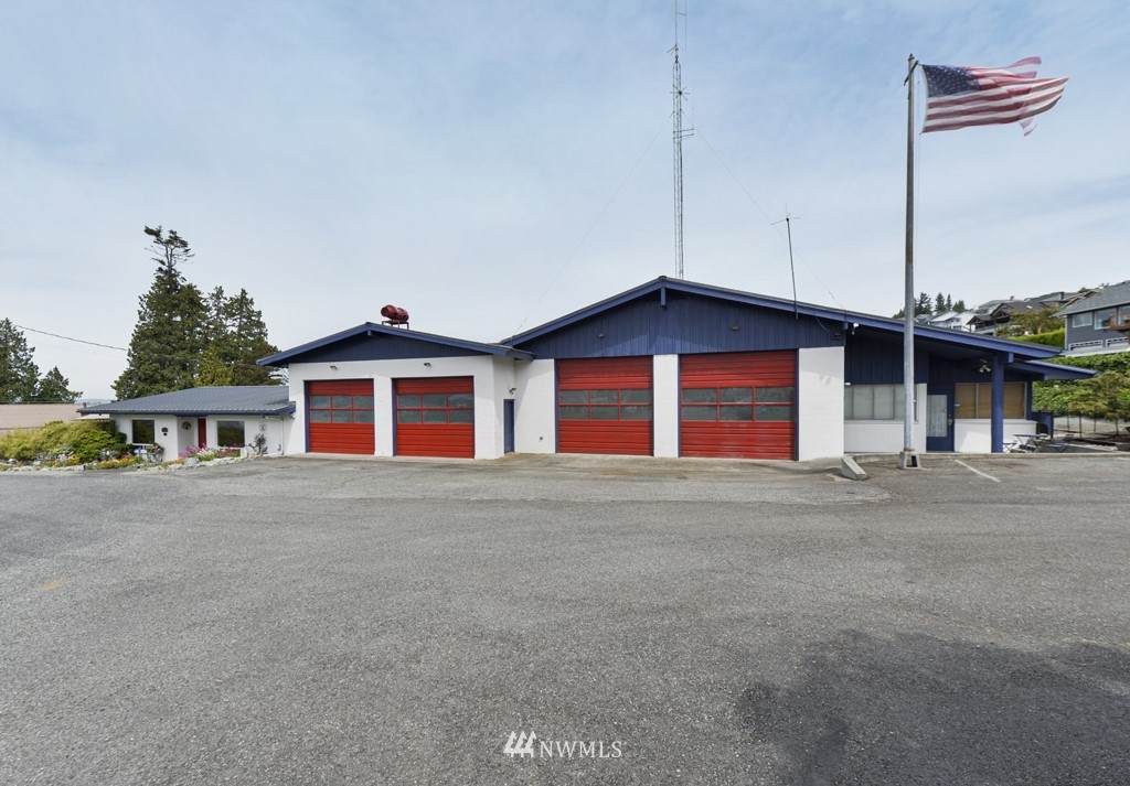 916 5th Street - Photo 1