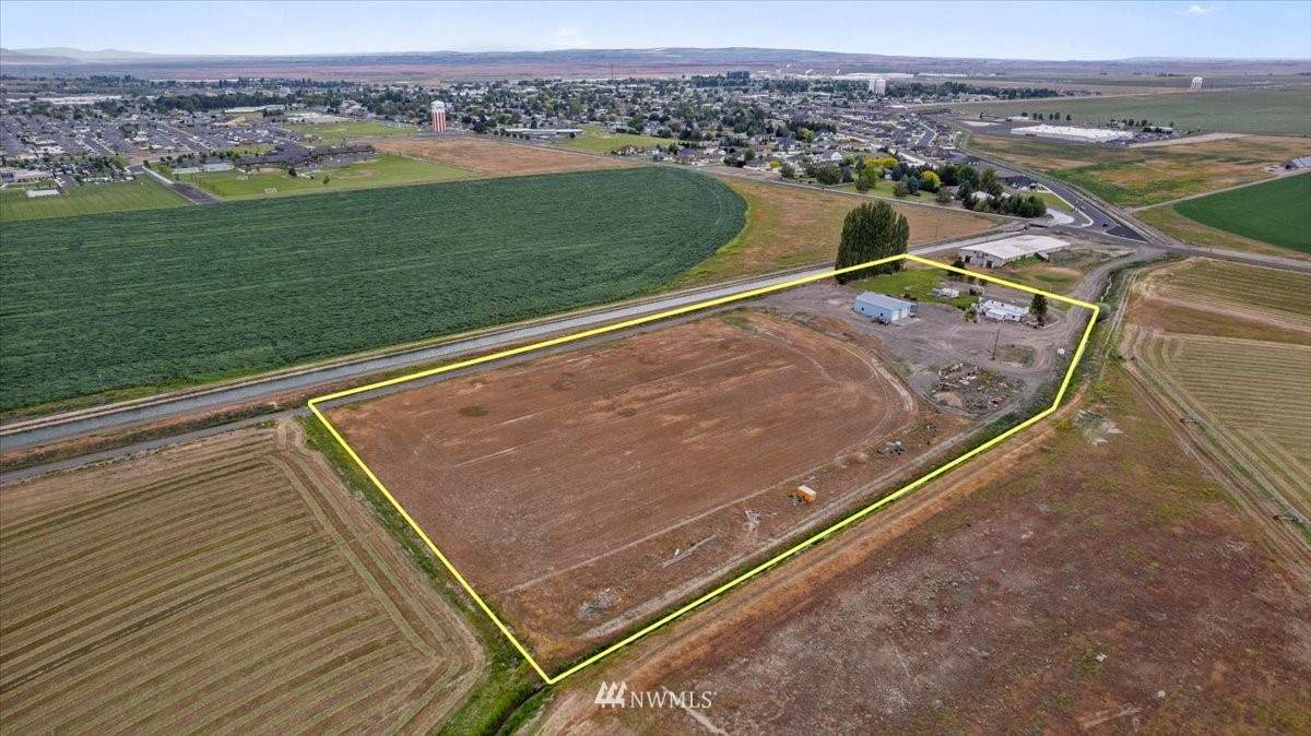 1947 Cemetary Rd. - Photo 1