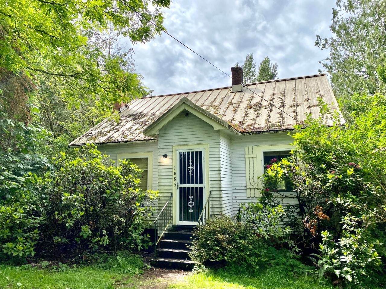 1685 Badger Road - Photo 1