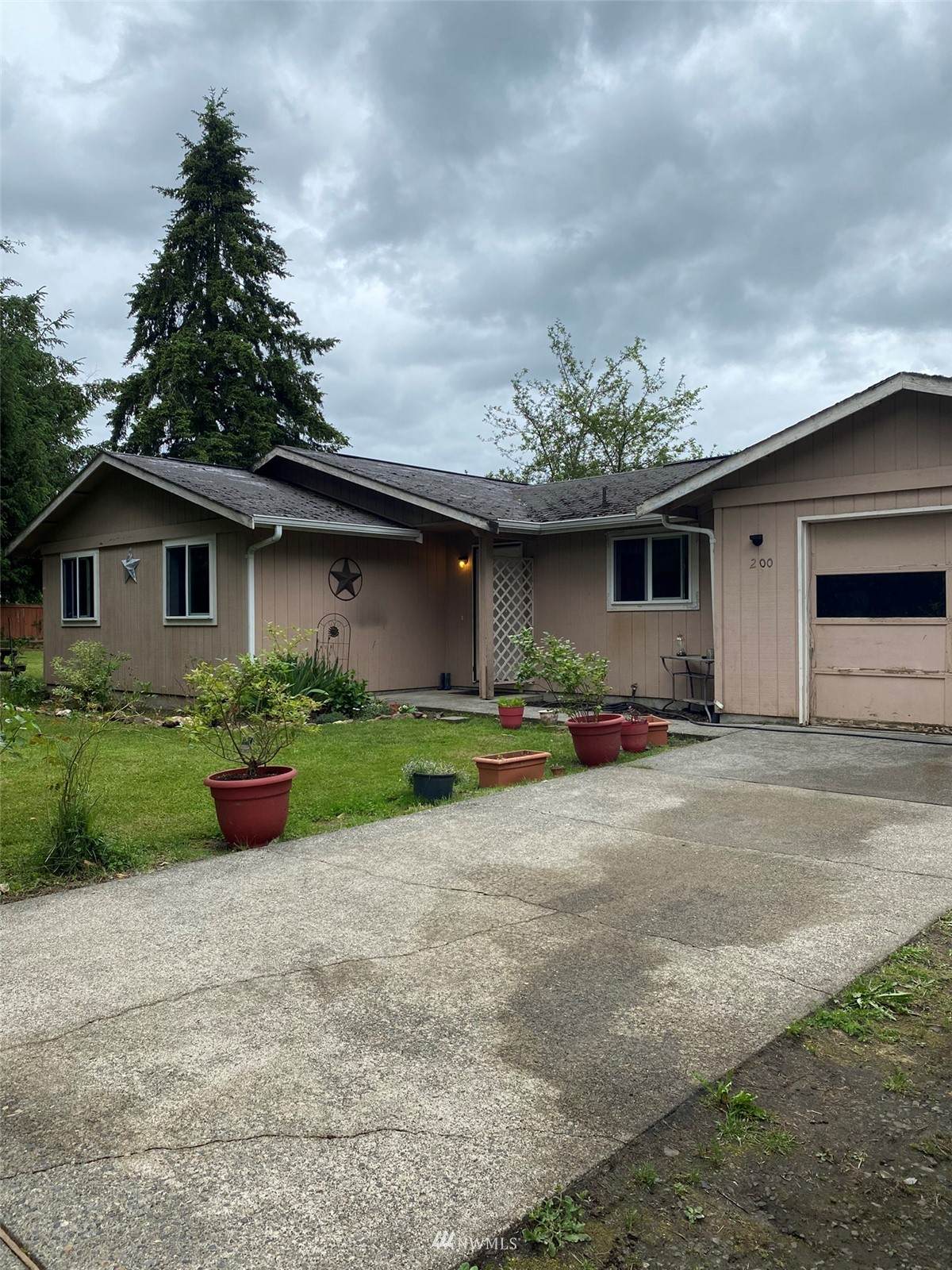 200 Valley Meadows Drive - Photo 1