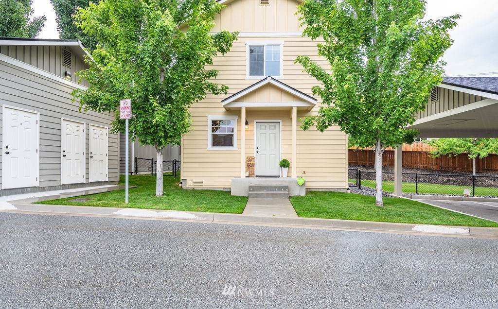 2142 Roper Lane - Photo 1