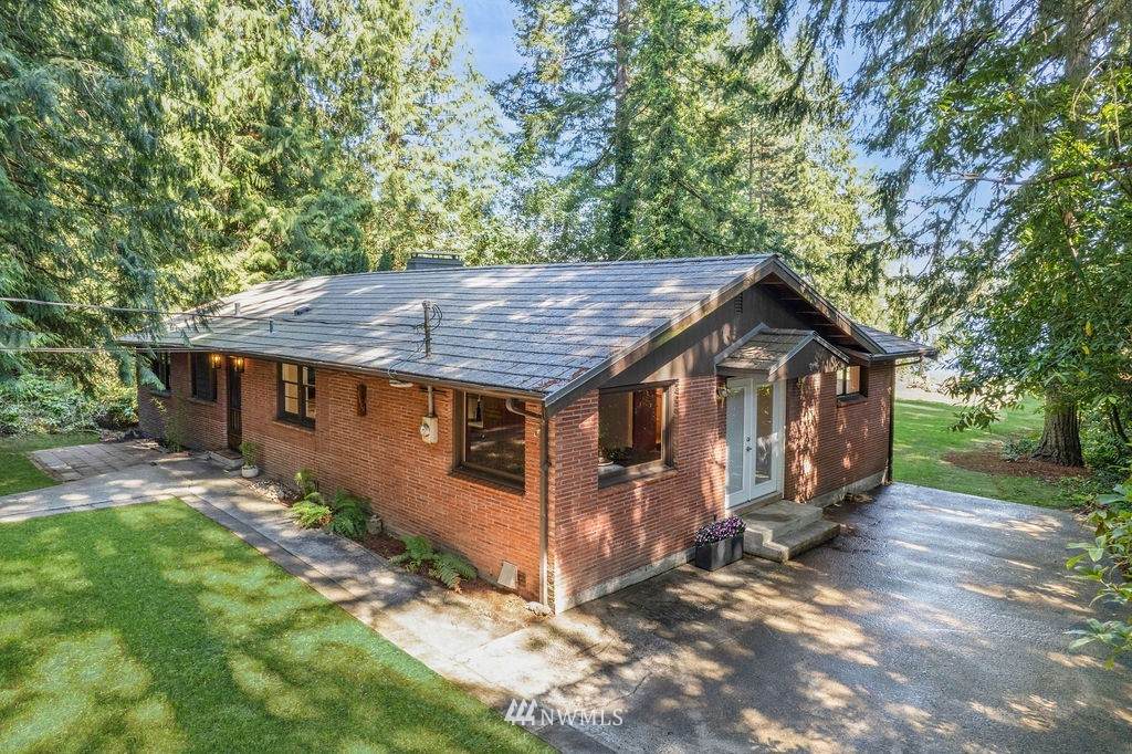 15829 Larch Way - Photo 1