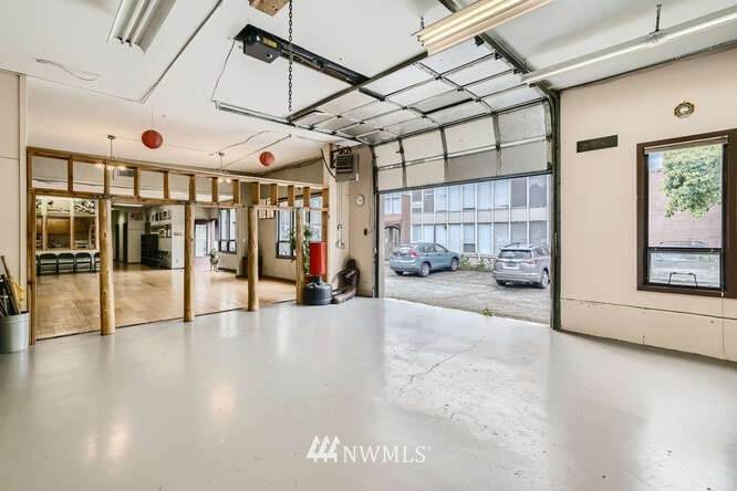 2411 Walker Street - Photo 1