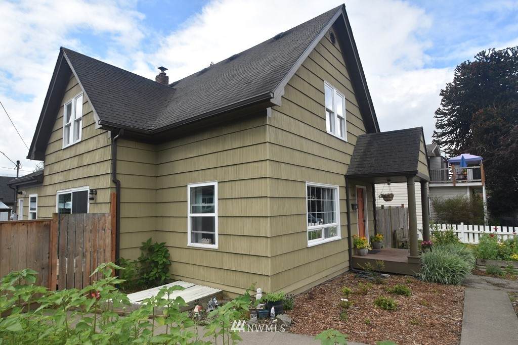 606 Lincoln Street - Photo 1