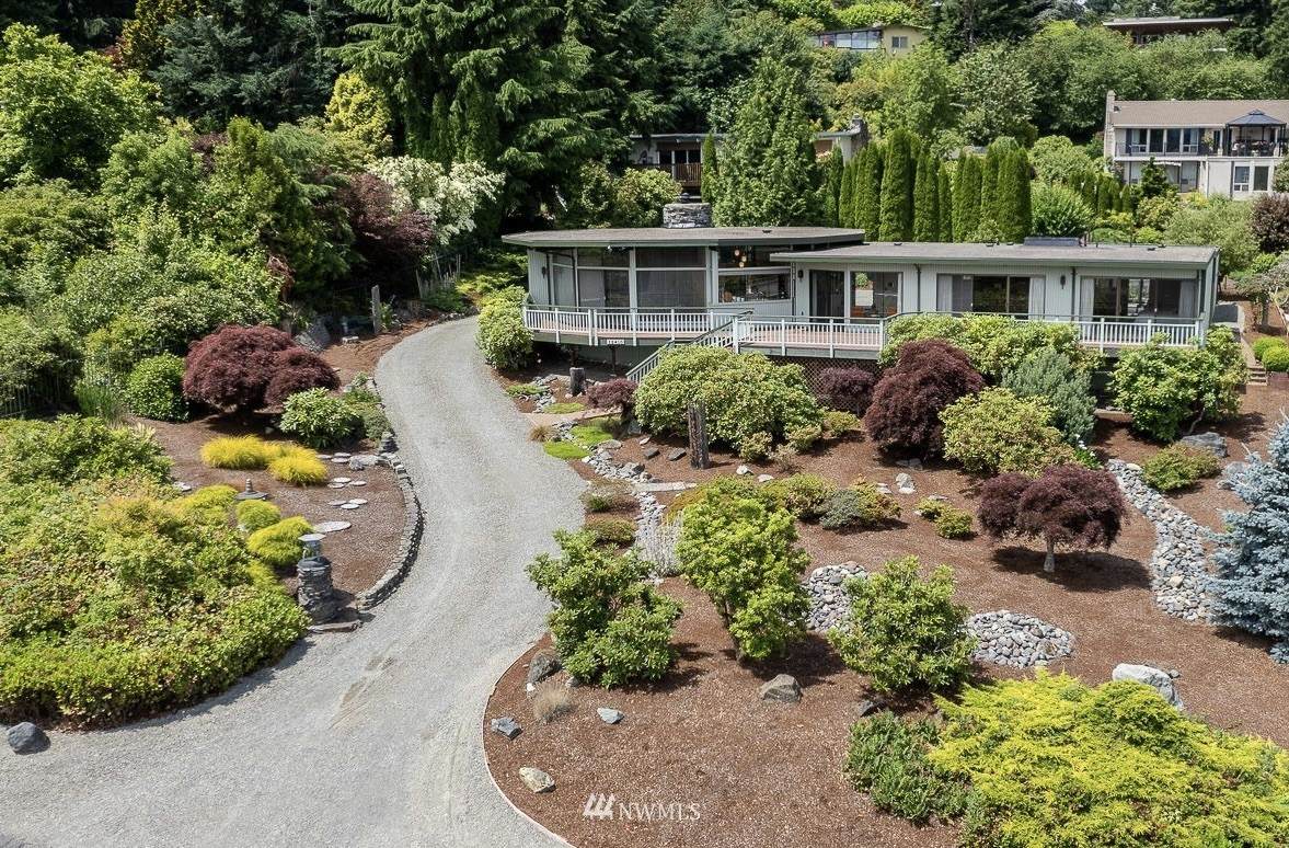 12410 137th Avenue - Photo 1