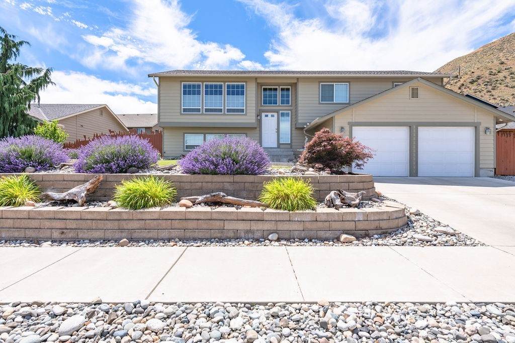 545 Saddle Rock Loop - Photo 1