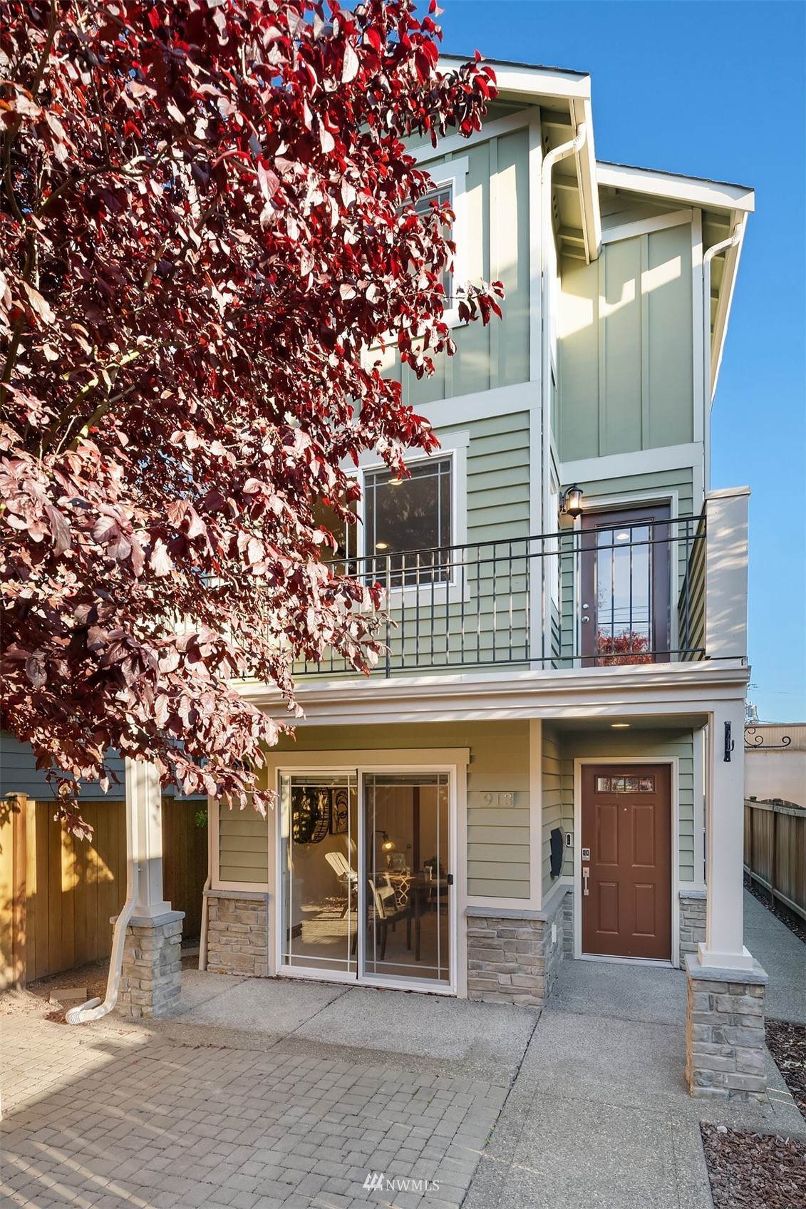 913 51st Street - Photo 1