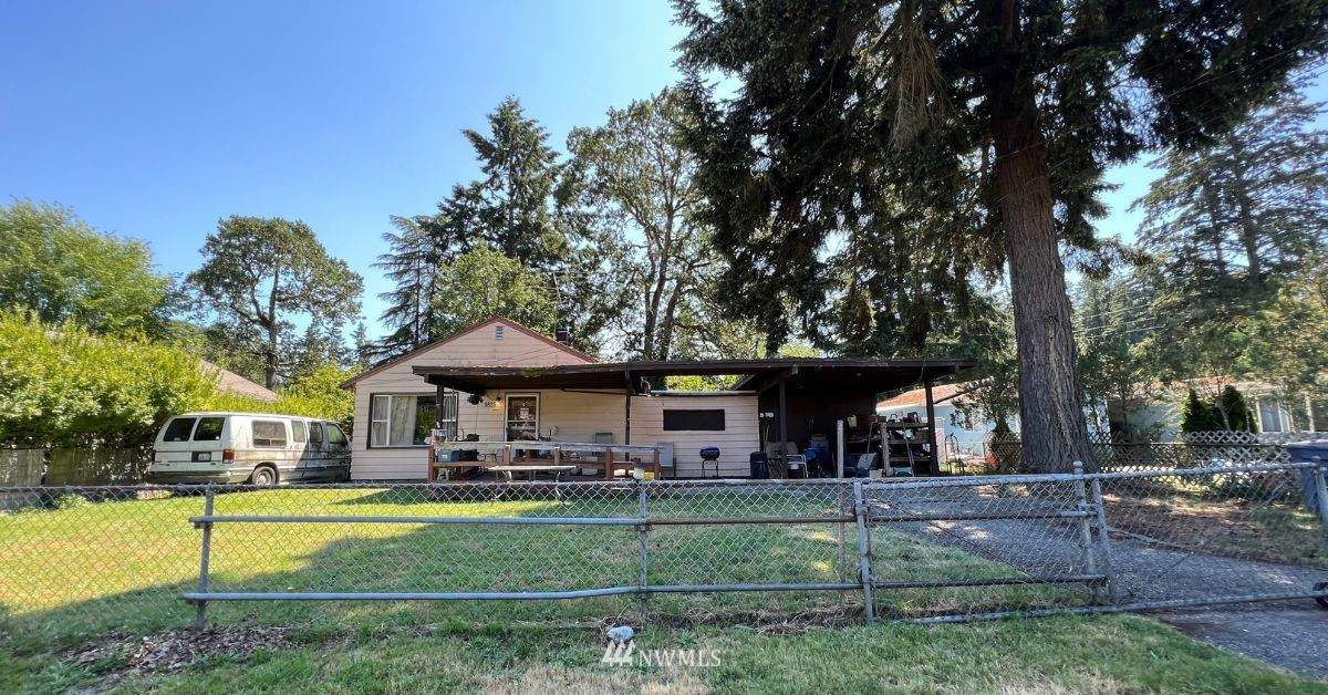 9826 119th Street - Photo 1
