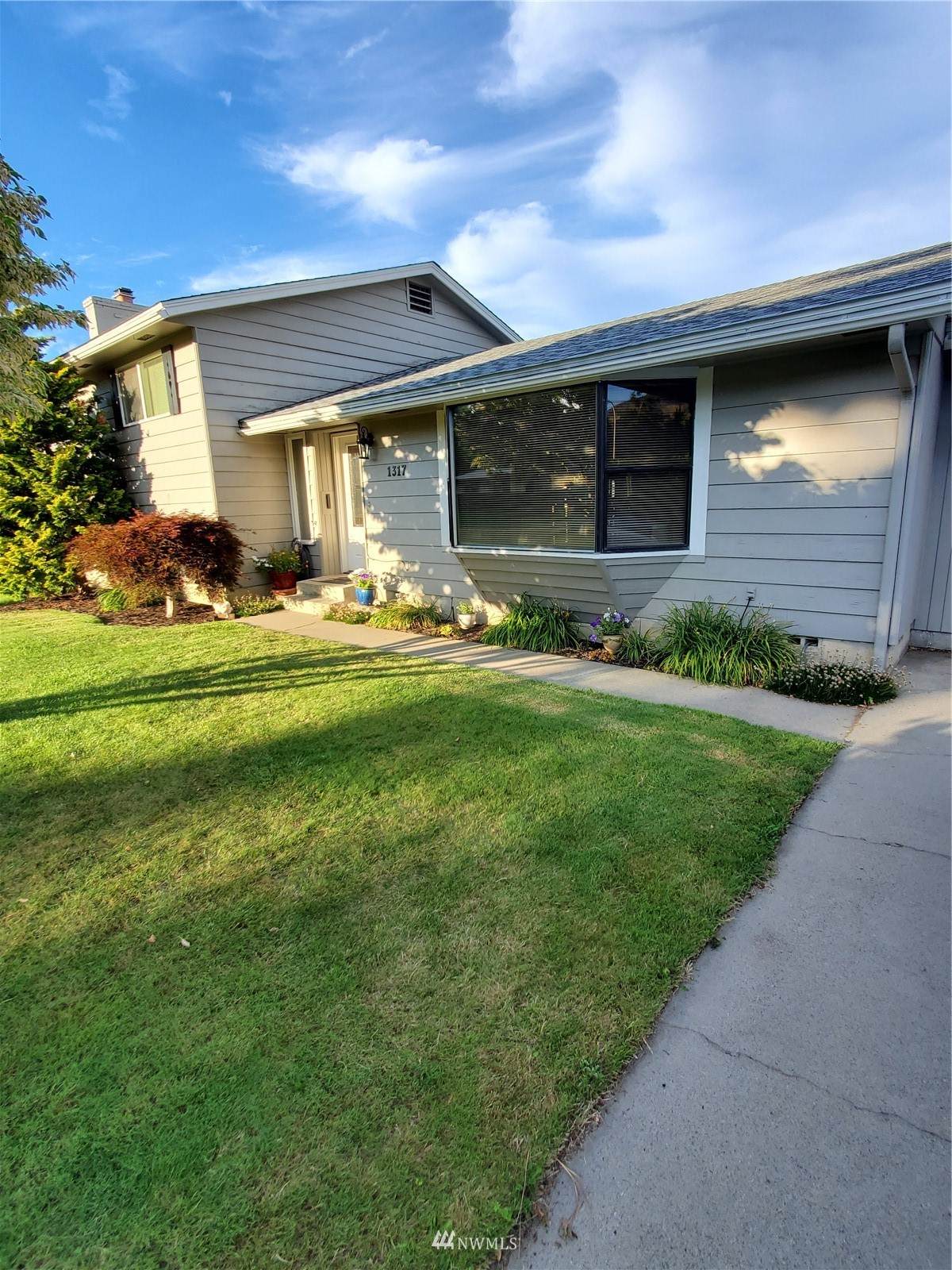 1317 Ormiston Street - Photo 1
