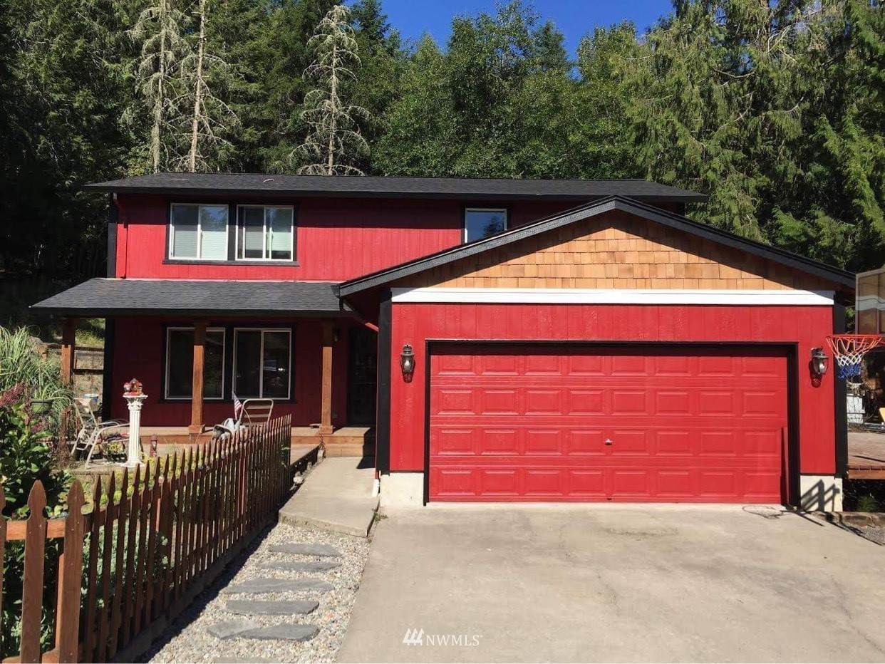 136 Charleston Drive - Photo 1