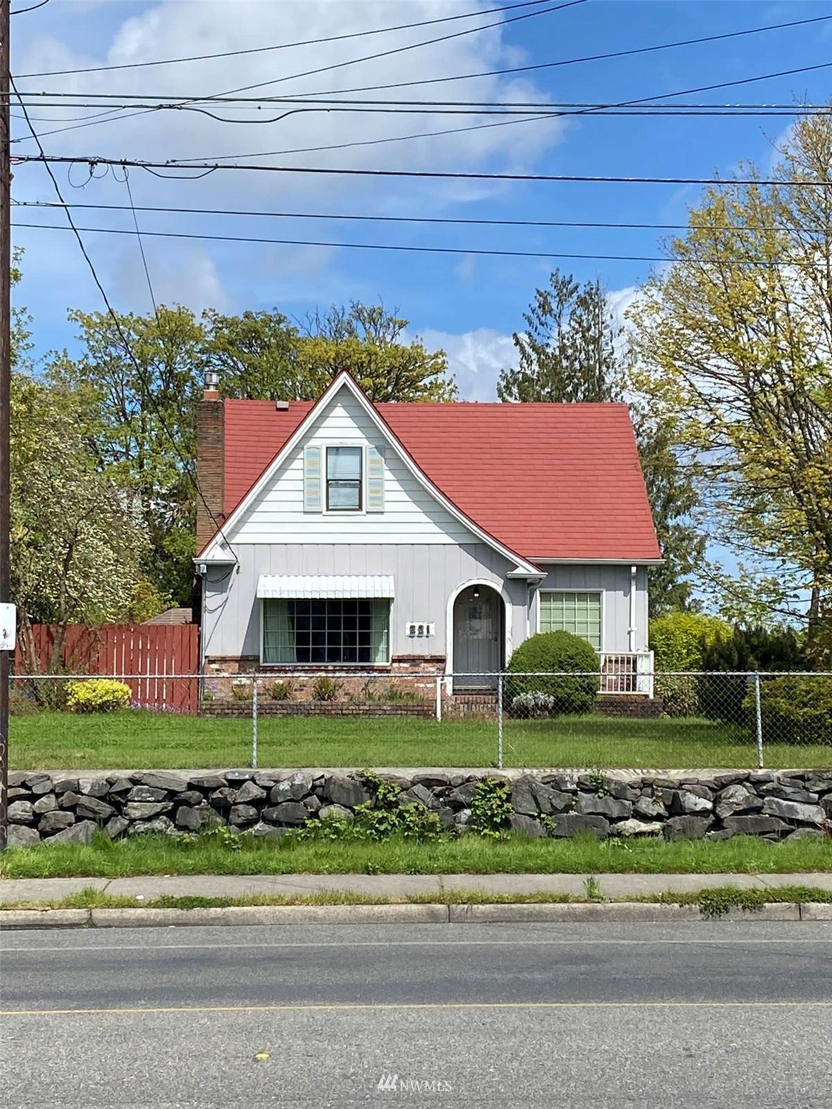 221 96th Street - Photo 1
