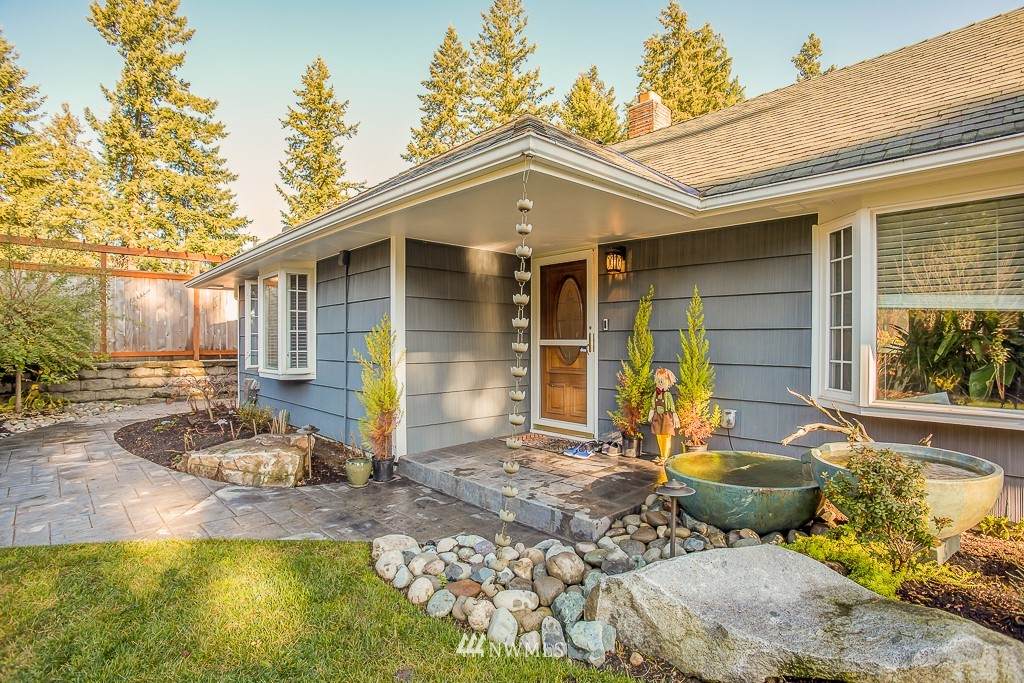 6901 44th Avenue - Photo 1