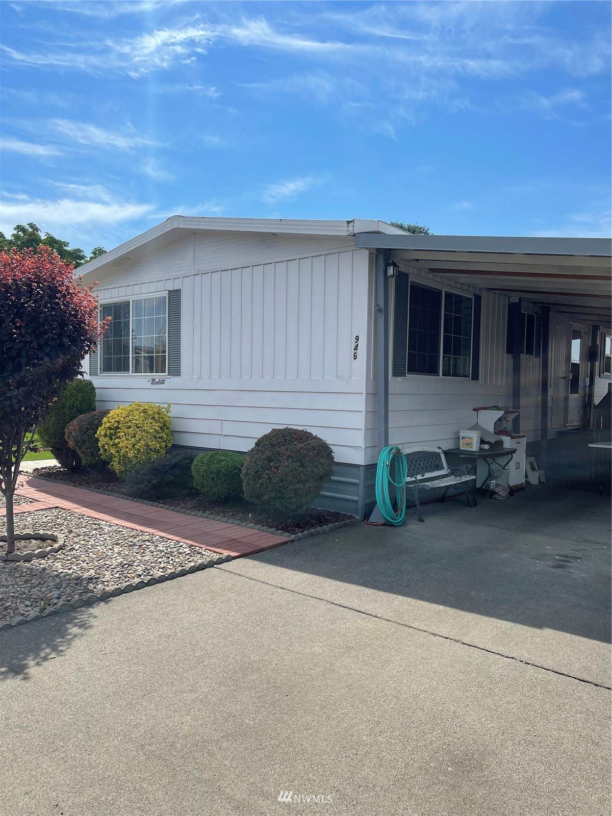 946 Dawson - Photo 1