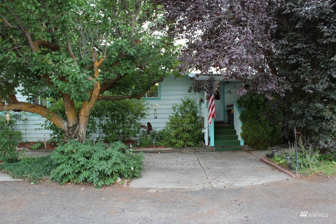 324 Peshastin Street - Photo 1