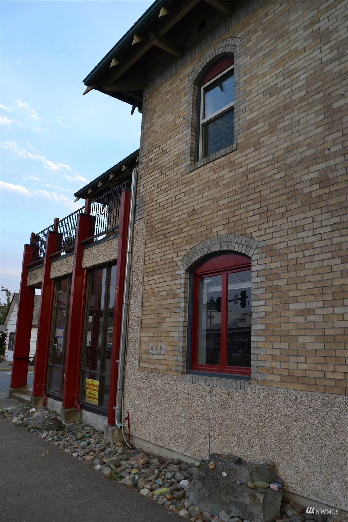 703 Railroad Avenue - Photo 1