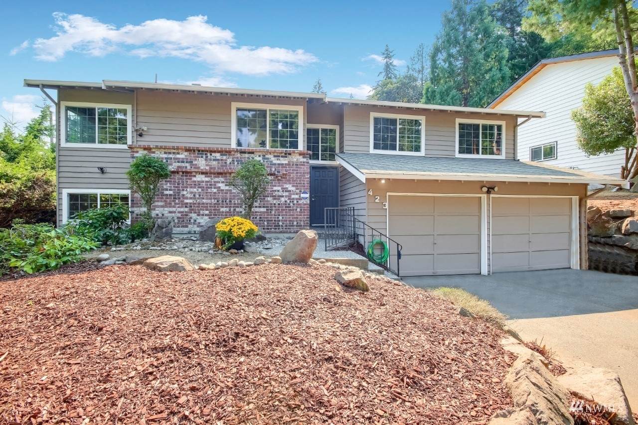 423 179th Pl - Photo 1
