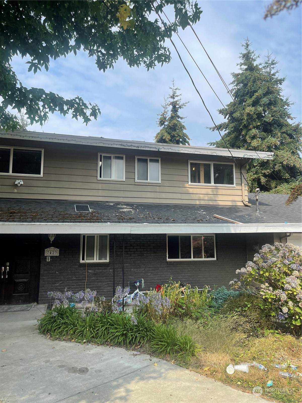 7423 179th Street - Photo 1