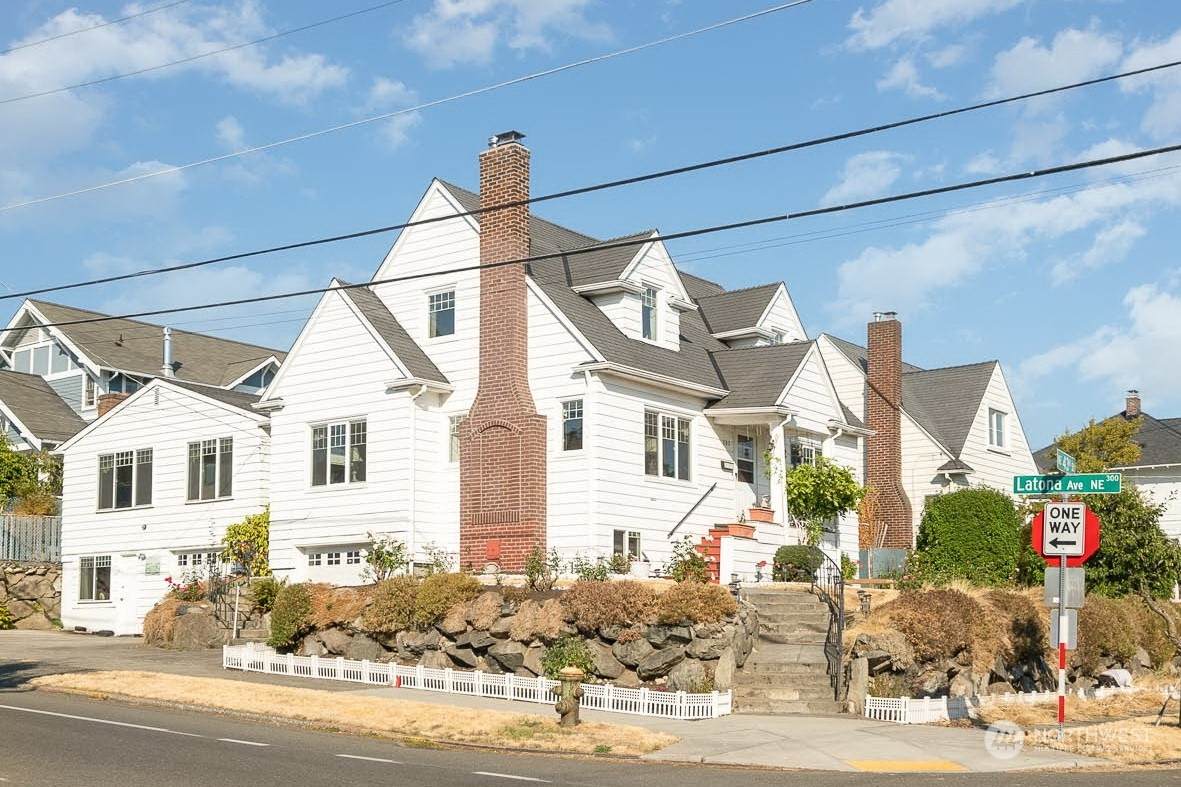 302 43rd Street - Photo 1