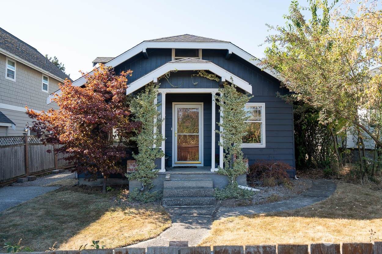 2417 Lincoln Street - Photo 1