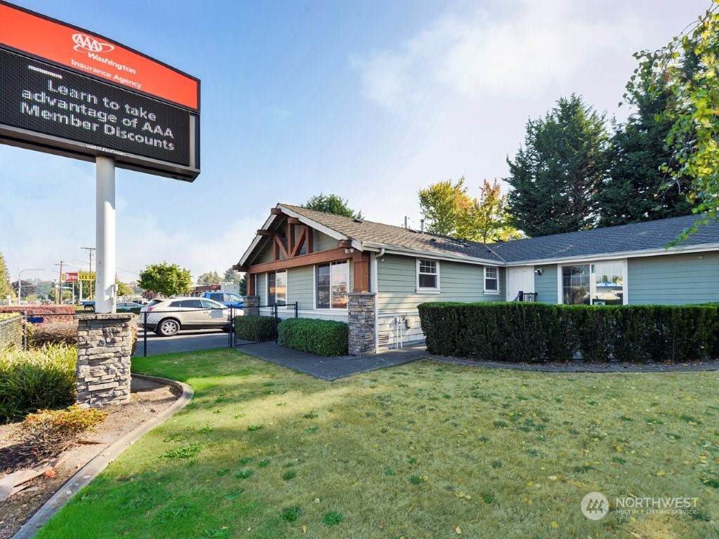 903 E Street - Photo 1