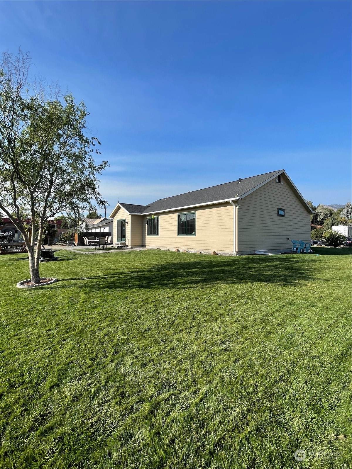 645 5th Avenue - Photo 1
