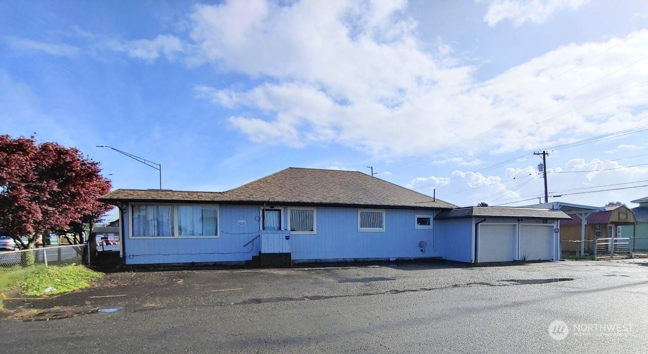 2523 Simpson Avenue - Photo 1
