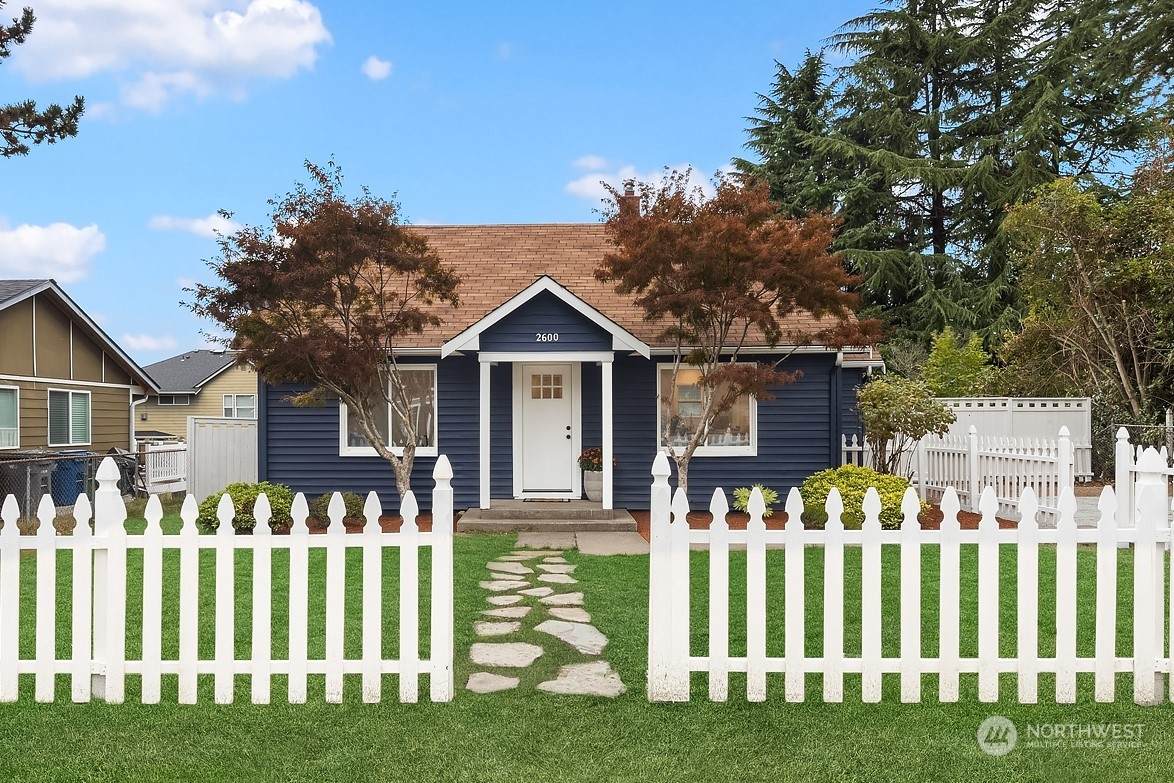 2600 20th Street - Photo 1