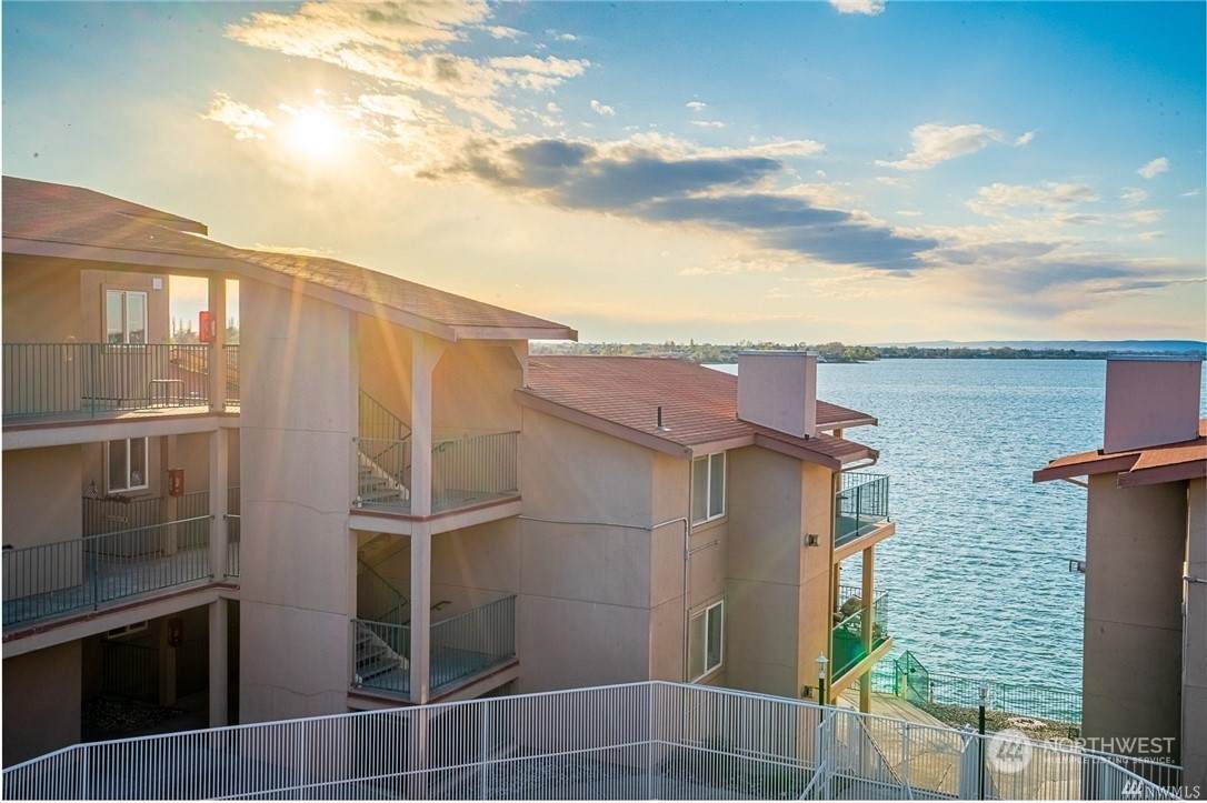 2900 Marina Drive - Photo 1