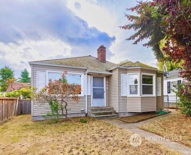 715 101 Street - Photo 1