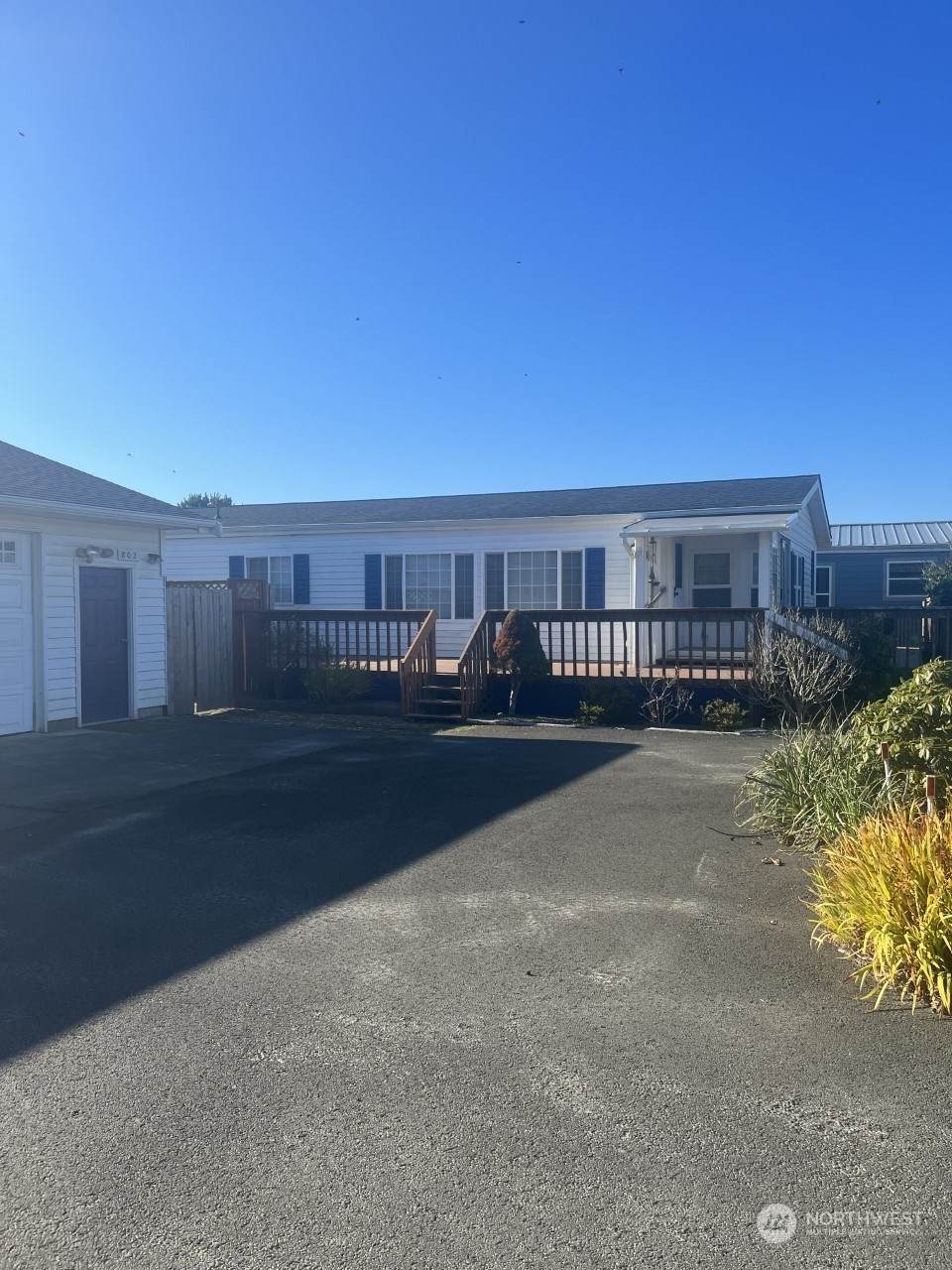 802 Oysterville Road - Photo 1