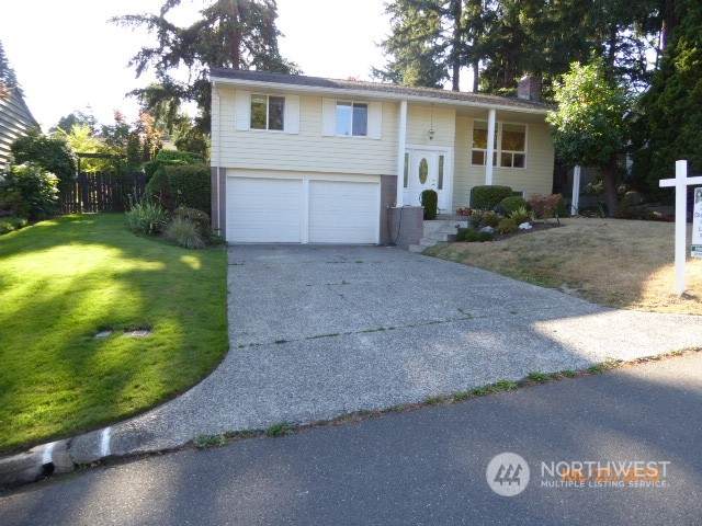 123 165th Avenue - Photo 1