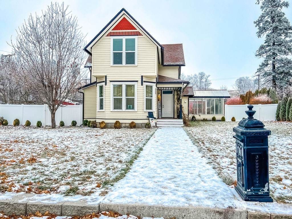 609 5TH Street - Photo 1