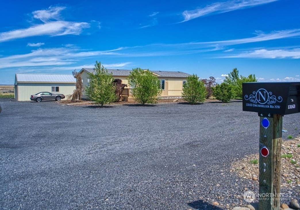 13163 Drumheller Road - Photo 1
