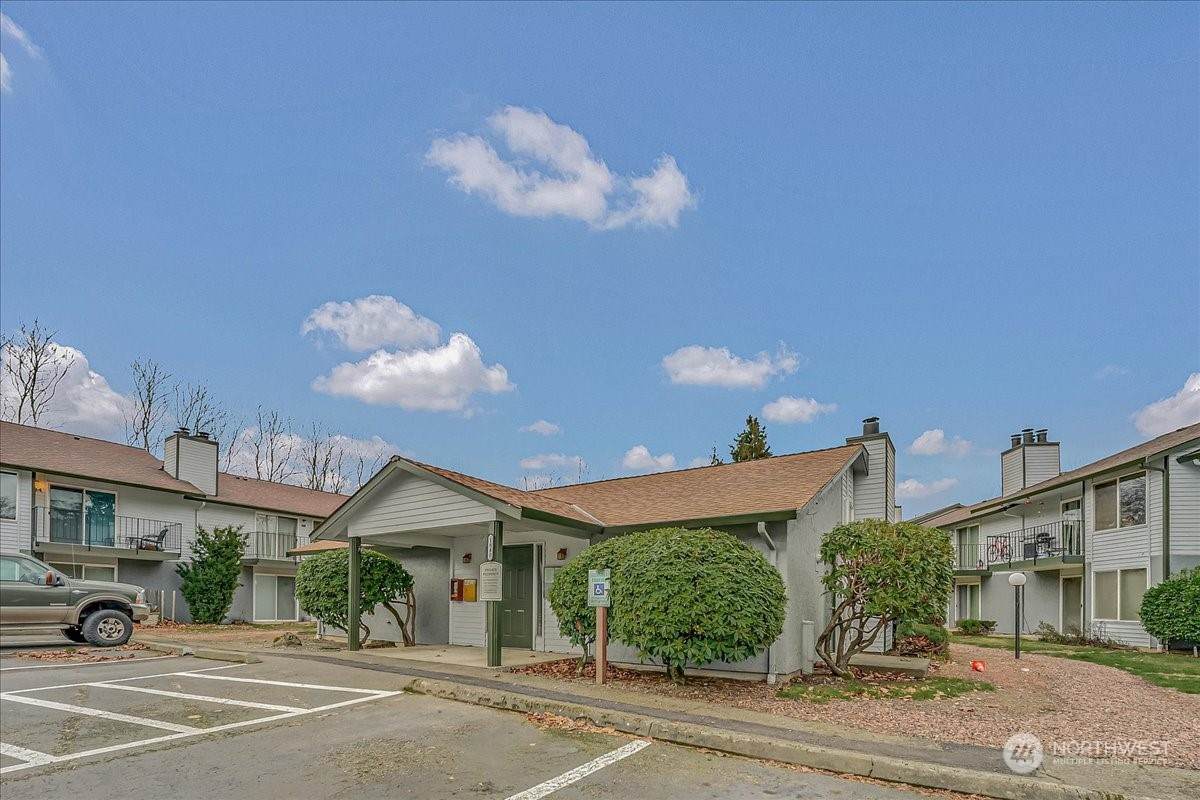 1860 Central Place - Photo 1