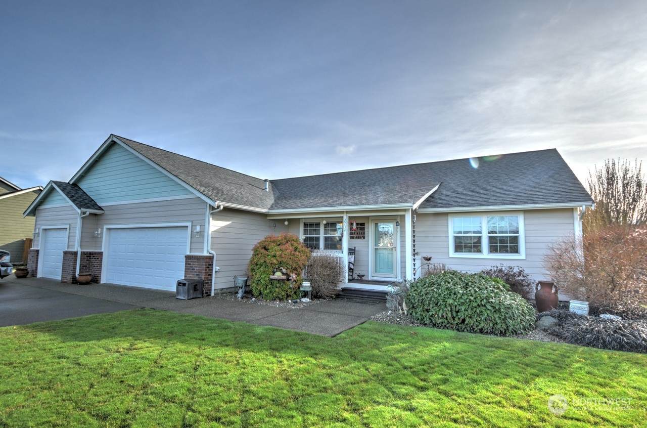 2734 Merideth Drive - Photo 1