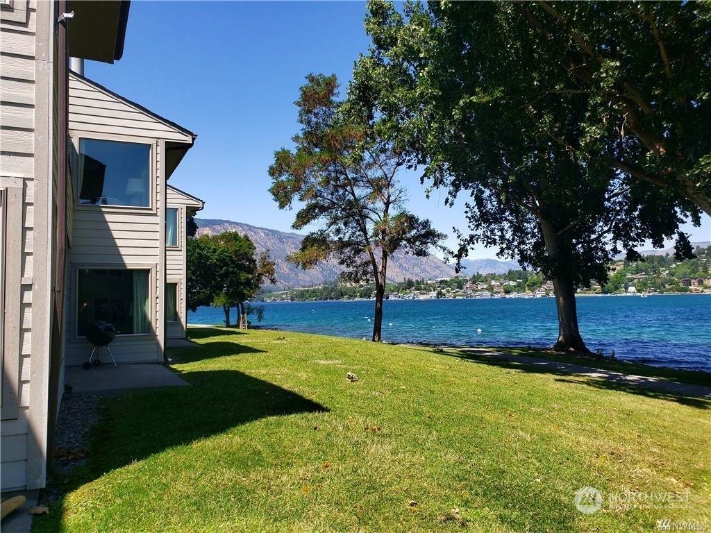 1 Beach 575-E - Photo 1